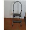 Image 2 : Cosco Step Stool