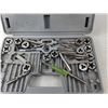 Image 2 : SAE Tap & Die Set