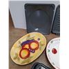 Image 4 : Baking Trays, Serving Platters, Ceramic Bowl and 2 Scented Candles