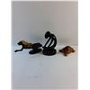Image 3 : (3) Wooden Decorations
