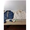 Image 1 : (2) Womens Jean Jackets, Size L & XXL
