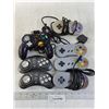 Image 1 : (7) Video Game Controllers (Mad Catz, Nintendo, H) - Untested - As is