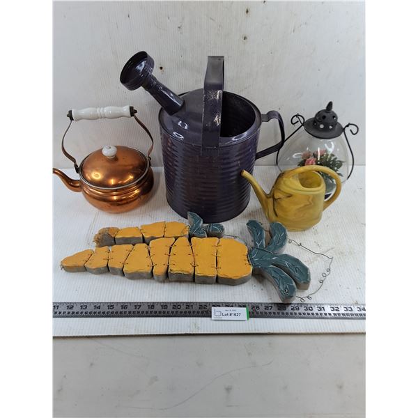 Yard Decor Lot (Watering Cans)