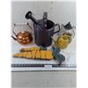 Image 1 : Yard Decor Lot (Watering Cans)