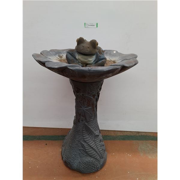 * Plastic Lilypad Bird Bath 24" Tall x 18" Dia & Yard Decor Frog