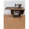 Image 1 : * Antique Singer Sewing Machine in Table