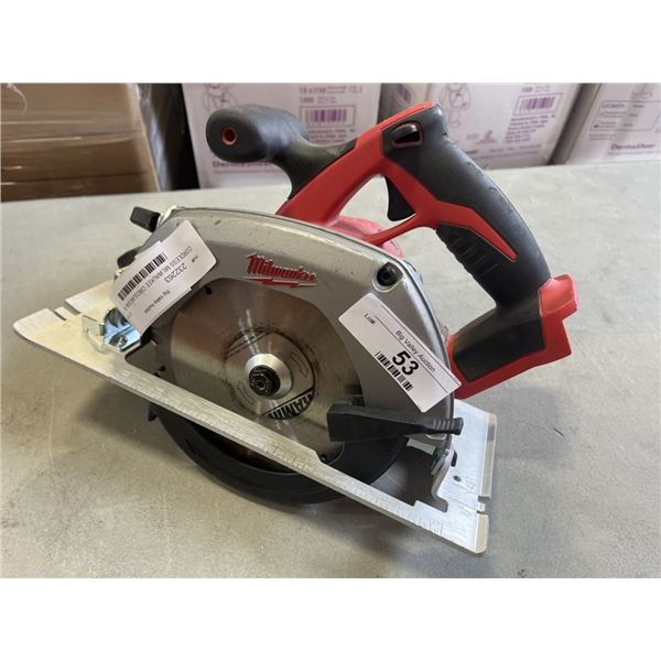 CORDLESS MILWAUKEE CIRCULAR SAW, NO BATTER, WORKING