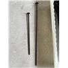 Image 2 : 100 LARGE WOOD ANCHOR SCREWS, 50 8 INCH AND 50 12 INCH
