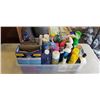 Image 1 : BIN OF CLEANING SUPPLIES
