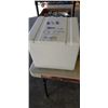 Image 1 : COOLER WITH 13 ICE PACKS