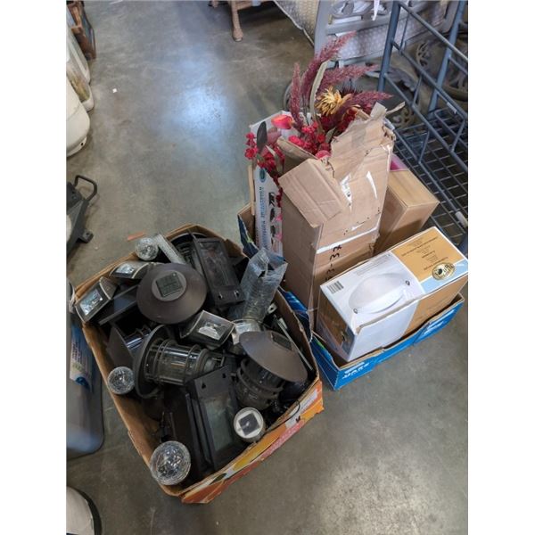 LOT OF STORE RETURN OUTDOOR GARDEN SOLAR LIGHTS AND HOUSEHOLD GOODS