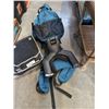 Image 4 : EVENFLO CHILD BACKPACK CARRIER AND STAR WARS MESSENGER BAG