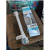 Image 1 : 2 SUCTION BATHROOM HANDLES