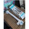 Image 3 : 2 SUCTION BATHROOM HANDLES