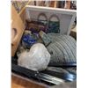 Image 3 : LOT OF HOUSE MISC ITEMS INCL. PRINT, ELECTRONICS AND MORE
