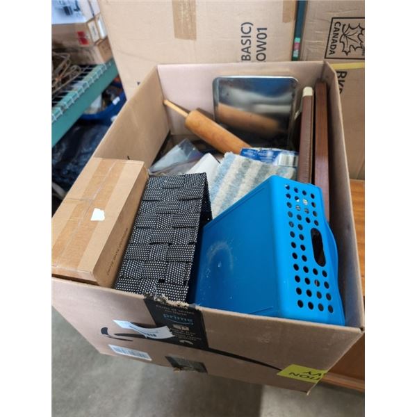 LOT OF FRYING PANS AND KITCHEN ITEMS