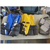 Image 1 : 2 LIFE VESTS AND KAYAK BUMPERS