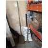 Image 1 : BAG OF STALL DRY WITH SHOVEL AND AXE