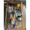 Image 2 : 2 BOXES OF KITCHEN SUPPLIES AND SERVING ITEMS