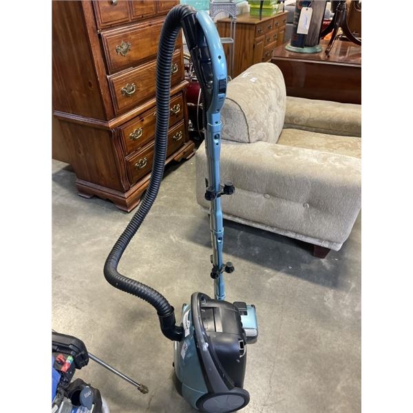 HOOVER DUROS CANNISTER VACUUM