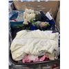 Image 2 : PALLET OF ESTATE AND HOUSEHOLD ITEMS