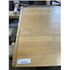 Image 2 : LARGE GUILLOTINE CUTTING BOARD.