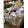 Image 1 : PALLET OF NEW CLOTHING