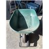 Image 2 : GREEN METAL WHEELBARROW
