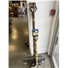 Image 1 : BUNDLE OF SHOVELS AND RAKES