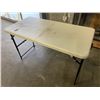 Image 1 : 4' FOLDING TABLE