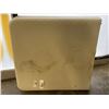 Image 3 : 4' FOLDING TABLE