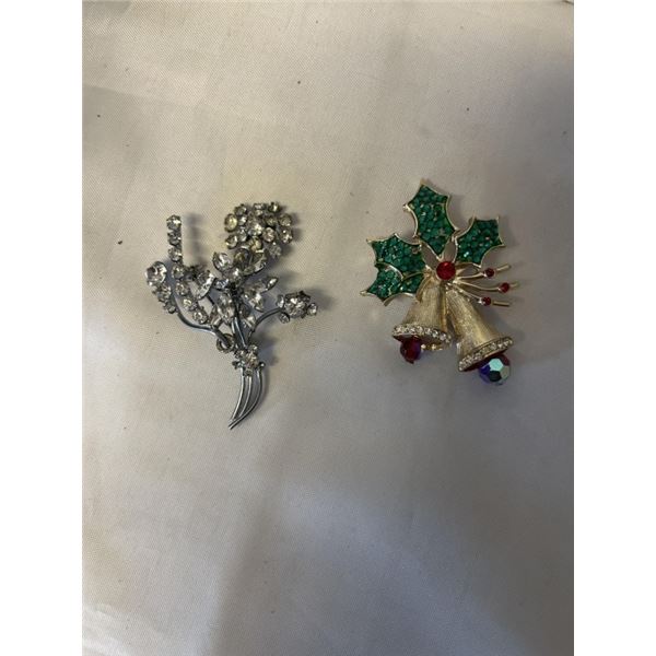 TWO FLORAL BROOCHES