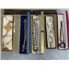 Image 2 : 5 ESTATE NECKLACES AND 6 BRACELETS