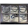 Image 3 : 5 ESTATE NECKLACES AND 6 BRACELETS