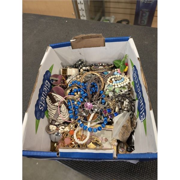 BOX OF VARIOUS JEWELRY