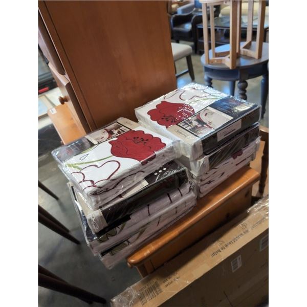 LOT OF 8 TWIN DUVET COVERS