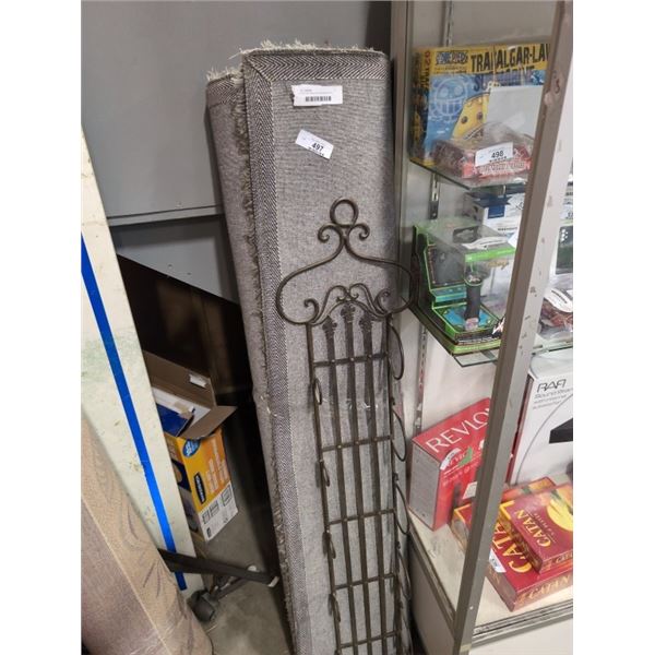 5' X 8' SHAG AREA RUG AND WINE RACK