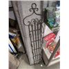 Image 2 : 5' X 8' SHAG AREA RUG AND WINE RACK