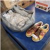 Image 1 : DC SHOES SIZE 9.5 AND OBUSFORME WEIGHTED BLANKET
