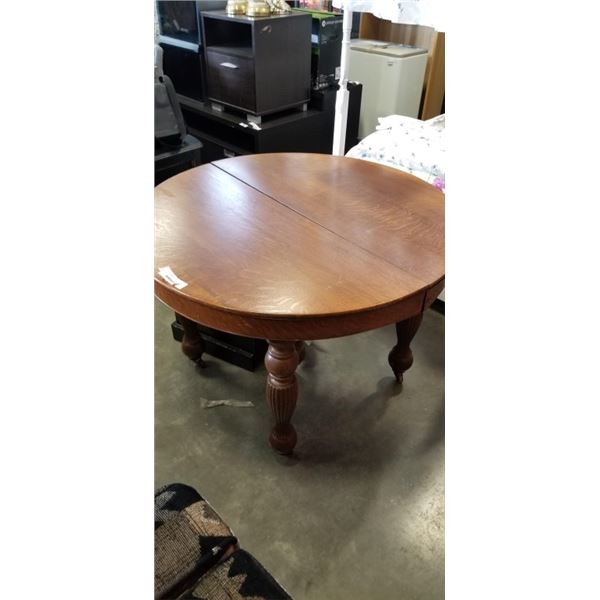 ANTIQUE OAK TABLE