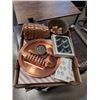 Image 1 : BOX OF VINTAGE COLLECTIBLES