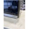 Image 2 : LG 0.9 CU FT MICROWAVE WITH SMART INVERTER - TESTED WORKING