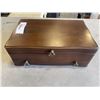 Image 1 : JEWELRY BOX WITH CONTENTS