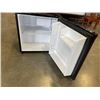 Image 2 : INSIGNIA BAR FRIDGE