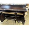 Image 4 : 3 DRAWER, 4 CUPBOARD BAR