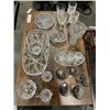Image 1 : ASSORTED ANTIQUE CRYSTAL GLASSWARE AND COLLECTIBLES
