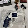 Image 2 : 2 NEW SOFT EJECTION EDUCATIONAL REVOLVER GUNS WITH 2 DIFFERENT SETS OF SHELLS