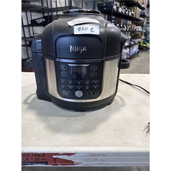 NINJA 5IN1 6.5QT MULTICOOKER AND AIR FRYER - TESTED WORKING NO AIR FRYER LID, RETAIL $299, STORE DIS
