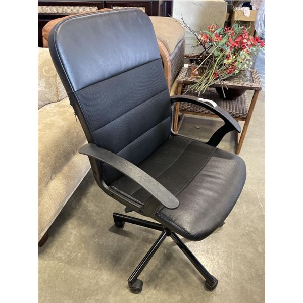 ROLLING OFFICE ARMCHAIR MESH AND LEATHER