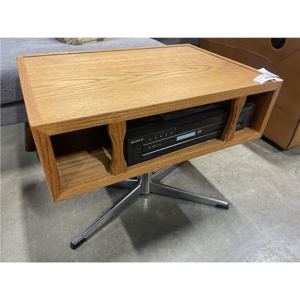 MCM SWIVEL STAND